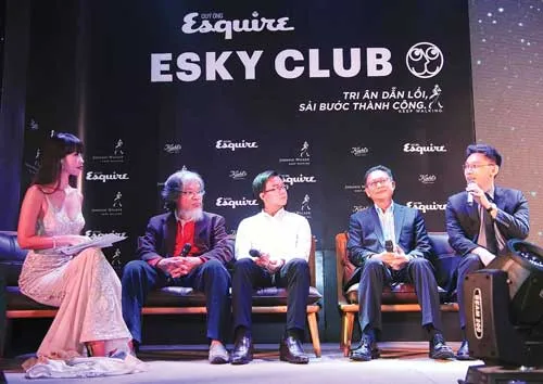 Chuyên gia tư vấn quản trị cao cấp Lý Trường Chiến và doanh nhhân Tạ Minh Tuấn (thứ 2 và 3 từ trái sang). Chuyên gia tư vấn quản trị cao cấp Lý Trường Chiến và doanh nhhân Tạ Minh Tuấn (thứ 2 và 3 từ trái sang).