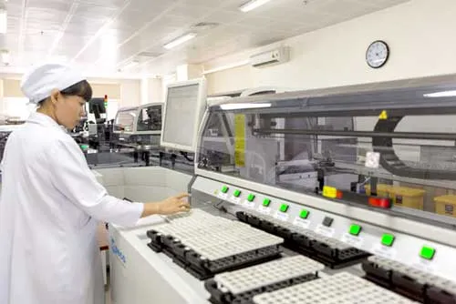 Bệnh viện Chợ Rẫy đưa vào vận hành máy xét nghiệm 'khủng'.