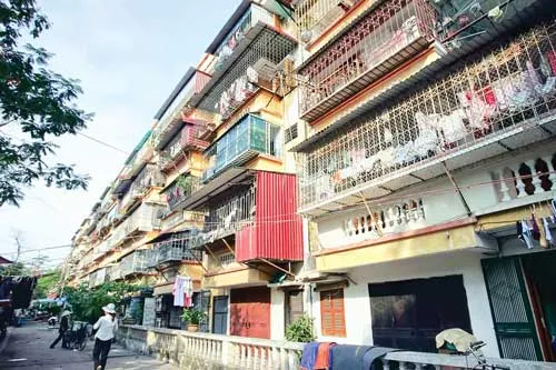 Nguy cơ cháy nổ rất cao, nhưng một phần lối thoát hiểm đã bị cư dân bịt kín. Nguy cơ cháy nổ rất cao, nhưng một phần lối thoát hiểm đã bị cư dân bịt kín.