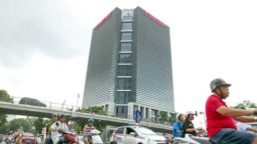 Tập đoàn Dầu khí VN (PVN) và các công ty con có tới 102.085 tỉ đồng tiền mặt và tiền gửi ngắn hạn. Tập đoàn Dầu khí VN (PVN) và các công ty con có tới 102.085 tỉ đồng tiền mặt và tiền gửi ngắn hạn.