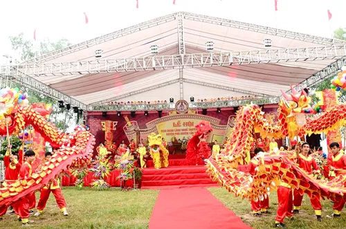 Hình ảnh tại “lễ hội vinh danh các làng nghề truyền thống”.