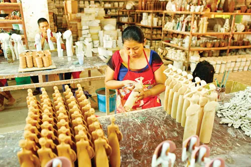 DNNVV có vai trò quan trọng giúp kinh tế phát triển bền vững nhưng đang gặp nhiều khó khăn và không thể tiếp cận vốn ngân hàng. Ảnh: LONG THANH DNNVV có vai trò quan trọng giúp kinh tế phát triển bền vững nhưng đang gặp nhiều khó khăn và không thể tiếp cận vốn ngân hàng. Ảnh: LONG THANH