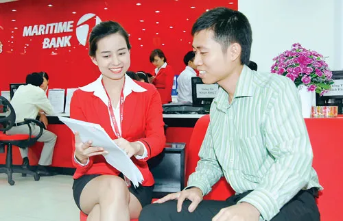 Maritime Bank đang trình cổ đông thông qua chủ trương sáp nhập Mekong Bank. Ảnh: LONG THANH Maritime Bank đang trình cổ đông thông qua chủ trương sáp nhập Mekong Bank. Ảnh: LONG THANH