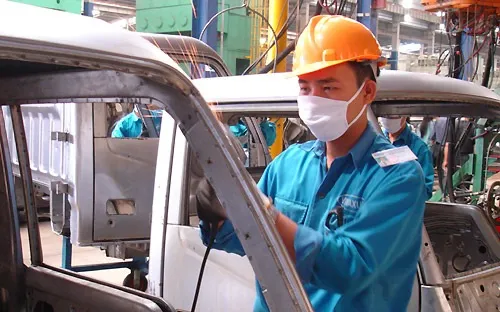 Chính các loại xe tải, xe bus đã giúp Trường Hải hay Vinaxuki tăng trưởng mạnh, tự tạo nguồn lực để nuôi giấc mộng sản xuất xe hơi của mình. (Ảnh VnEconomy) Chính các loại xe tải, xe bus đã giúp Trường Hải hay Vinaxuki tăng trưởng mạnh, tự tạo nguồn lực để nuôi giấc mộng sản xuất xe hơi của mình. (Ảnh VnEconomy)