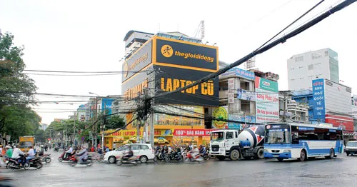 Dự án đường nối Tân Sơn Nhất - Bình Lợi - Vành đai ngoài, đoạn đi qua Nguyễn Thái Sơn (quận Gò Vấp) còn vướng mặt bằng của 47 hộ dân. Ảnh: Minh Tuấn Dự án đường nối Tân Sơn Nhất - Bình Lợi - Vành đai ngoài, đoạn đi qua Nguyễn Thái Sơn (quận Gò Vấp) còn vướng mặt bằng của 47 hộ dân. Ảnh: Minh Tuấn