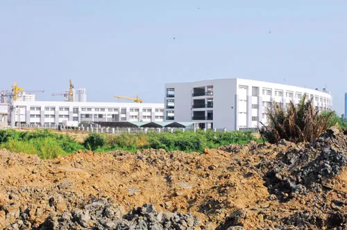 Giá thuê đất hiện nay quá cao so với năng lực của doanh nghiệp. Ảnh: LONG THANH Giá thuê đất hiện nay quá cao so với năng lực của doanh nghiệp. Ảnh: LONG THANH