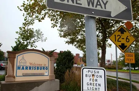 Vụ phá sản của thành phố Harrisburg gây chấn động trong nền kinh tế Hoa Kỳ. Vụ phá sản của thành phố Harrisburg gây chấn động trong nền kinh tế Hoa Kỳ.