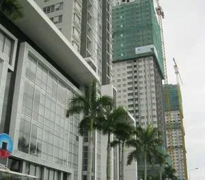 Dự án Sunrise City (quận 7) đang được hoàn thiện để bàn giao cho khách hàng. Dự án Sunrise City (quận 7) đang được hoàn thiện để bàn giao cho khách hàng.