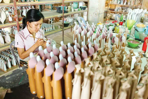 Luật Phá sản đã có từ năm 2004 nhưng đến nay vẫn chưa đi vào thực tế do còn nhiều bất cập. Ảnh: LONG THANH