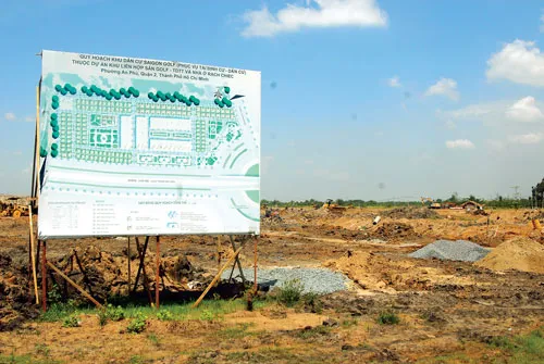 Dự án xây dựng khu liên hợp sân golf - TDTT - nhà ở An Phú (quận 2, TPHCM) vẫn ngổn ngang sau 10 năm khởi công. Ảnh: LÃ ANH Dự án xây dựng khu liên hợp sân golf - TDTT - nhà ở An Phú (quận 2, TPHCM) vẫn ngổn ngang sau 10 năm khởi công. Ảnh: LÃ ANH