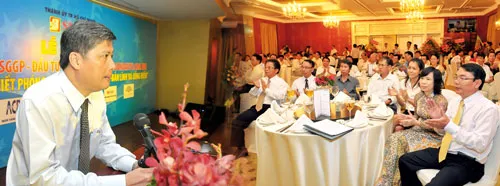 Đồng chí Nguyễn Văn Đua, Phó Bí thư Thường trực Thành ủy TPHCM, phát biểu tại Lễ phát động cuộc thi viết Phóng sự - Ký sự "Doanh nhân - Bản lĩnh và cống hiến". Đồng chí Nguyễn Văn Đua, trao bằng khen của Thủ tướng Chính phủ cho ông Trần Thanh Hải, Thư ký Tòa soạn, đại diện báo ĐTTC. Đồng chí Nguyễn Thị Thu Hà, Ủy viên Trung ương Đảng, Phó Bí thư Thành ủy (bìa trái) và đồng chí Thân Thị Thư, Ủy viên Ban Thường vụ, Trưởng ban Tuyên giáo Thành ủy TPHCM (bìa phải) trao Huân chương Lao động hạng Ba cho ĐTTC. Đồng chí Nguyễn Thị Hồng, Ủy viên Ban Thường vụ, Phó Chủ tịch UBND TPHCM, cùng Ban Tổ chức chứng kiến lễ Agribank ủng hộ 30 tỷ đồng thực hiện các chương trình an sinh xã hội. Đồng chí Thân Thị Thư, Ủy viên Ban Thường vụ, Trưởng ban Tuyên giáo Thành ủy TPHCM, phát biểu tại Lễ tổng kết cuộc thi viết Phóng sự - Ký sự "Doanh nhân - Bản lĩnh và cống hiến". Đồng chí Thân Thị Thư trao Huân chương Lao động hạng Ba cho ông Lê Tiền Tuyến, Phó Tổng Biên tập, Tổng TKTS báo SGGP. Lãnh đạo TPHCM và Ban Biên tập báo SGGP bấm nút chính thức khai trương Trang tin điện tử ĐTTC. Giao lưu với các doanh nghiệp đoạt giải trong cuộc thi viết Phóng sự - Ký sự "Doanh nhân - Bản lĩnh và cống hiến". Lễ trao học bổng cho học sinh, sinh viên các trường trên địa bàn tỉnh Bình Định từ Quỹ học bổng của ĐTTC.