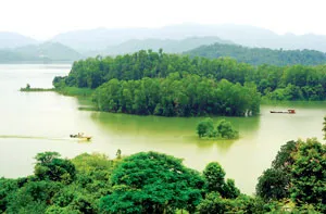 Vùng du lịch Hồ Núi Cốc được phát triển theo hướng đặt ưu tiên cao nhất bảo tồn thiên nhiên, môi trường.