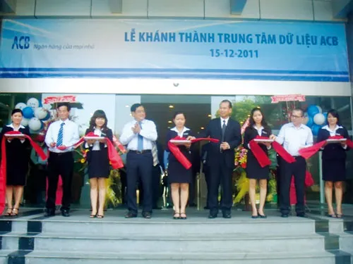Trung tâm dữ liệu ACB đi vào vận hành sẽ giúp ACB có môi trường CNTT linh hoạt. Trung tâm dữ liệu ACB đi vào vận hành sẽ giúp ACB có môi trường CNTT linh hoạt.