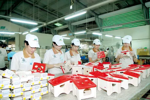 Sản phẩm mới của gỗ Đức Thành. Ảnh: CAO THĂNG