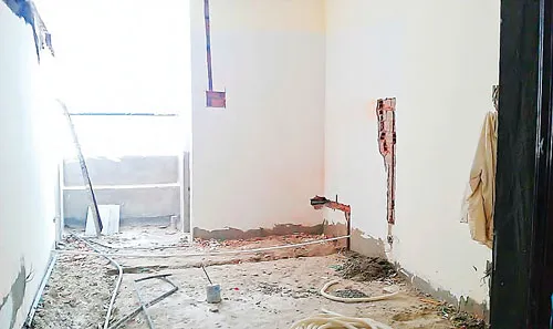 Căn hộ tại chung cư Thái An 3, đang được chỉnh sửa sau khi chẻ nhỏ. Ảnh: M.TUẤN Căn hộ tại chung cư Thái An 3, đang được chỉnh sửa sau khi chẻ nhỏ. Ảnh: M.TUẤN