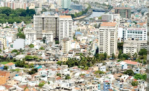 Sự bùng nổ của thị trường BĐS đang đặt ra nhiều thách thức cho vấn đề QH và quản lý QH đô thị. Ảnh: CAO THĂNG Sự bùng nổ của thị trường BĐS đang đặt ra nhiều thách thức cho vấn đề QH và quản lý QH đô thị. Ảnh: CAO THĂNG