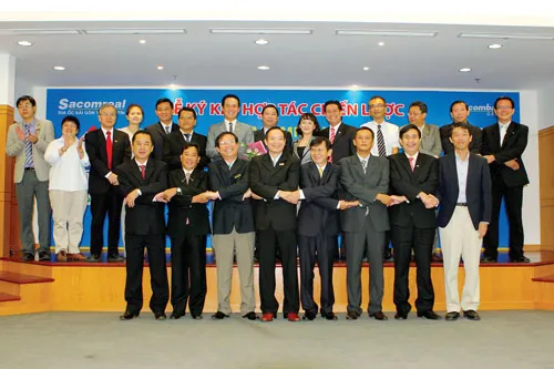 Sacomreal ký kết với 8 đối tác.