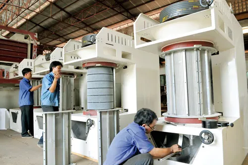 Chính sách tiền tệ và lãi suất phù hợp sẽ thúc đẩy đầu tư dân doanh. Ảnh: VIỆT DŨNG Chính sách tiền tệ và lãi suất phù hợp sẽ thúc đẩy đầu tư dân doanh. Ảnh: VIỆT DŨNG