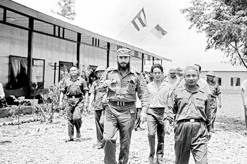 Chủ tịch Fidel Castro thăm UBND cách mạng tỉnh Quảng Trị năm 1973. Ảnh: TTXVN Chủ tịch Fidel Castro thăm UBND cách mạng tỉnh Quảng Trị năm 1973. Ảnh: TTXVN