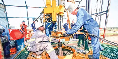 Dự báo giá dầu sẽ tăng trong năm 2017, kéo theo kỳ vọng lạm phát tăng. Dự báo giá dầu sẽ tăng trong năm 2017, kéo theo kỳ vọng lạm phát tăng.