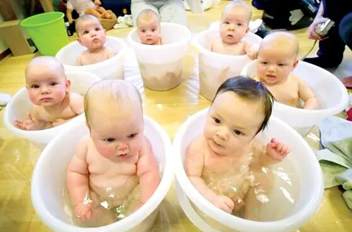 Tỷ lệ sinh sẽ giảm nhờ phát triển kinh tế, giáo dục mà không cần áp dụng các biện pháp cực đoan như chính sách 1 con. Tỷ lệ sinh sẽ giảm nhờ phát triển kinh tế, giáo dục mà không cần áp dụng các biện pháp cực đoan như chính sách 1 con.