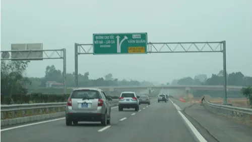 Cao tốc Nội Bài - Lào Cai đoạn qua Vĩnh Phúc và Phú Thọ chuẩn bị thông xe.