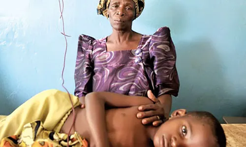 Thuốc giả, đặc biệt thuốc chống sốt rét, đã đẩy nhiều bệnh nhân châu Phi vào lưỡi hái của tử thần. Thuốc giả, đặc biệt thuốc chống sốt rét, đã đẩy nhiều bệnh nhân châu Phi vào lưỡi hái của tử thần.