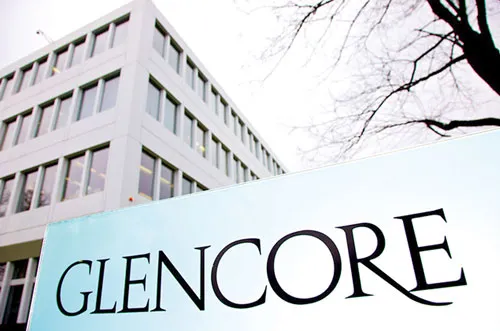 Glencore sáp nhập Xstrata bằng thỏa thuận trị giá 41 tỷ USD. Glencore sáp nhập Xstrata bằng thỏa thuận trị giá 41 tỷ USD.