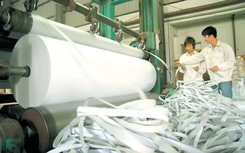 Nhiều NĐT nghi ngờ về kế hoạch sản xuất giấy và bột giấy của Hapaco với doanh thu 1.200 tỷ đồng/năm. Nhiều NĐT nghi ngờ về kế hoạch sản xuất giấy và bột giấy của Hapaco với doanh thu 1.200 tỷ đồng/năm.