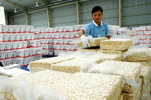 Doanh nghiệp vẫn khó tiếp cận nguồn vốn vay giá rẻ. Ảnh: LÃ ANH