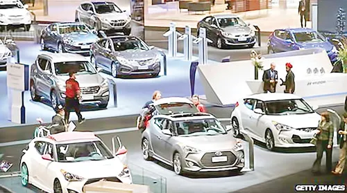 Hyundai Motor cho biết sẽ “trả lương” thay chính phủ cho những công chức đang đi xe của hãng. Hyundai Motor cho biết sẽ “trả lương” thay chính phủ cho những công chức đang đi xe của hãng.