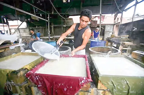 Một nhà máy đậu hũ ở Banda Aceh, Indonesia. Một nhà máy đậu hũ ở Banda Aceh, Indonesia.