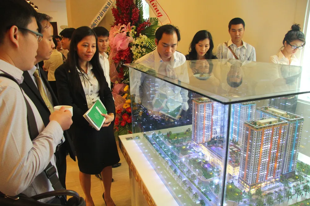 Khách tham quan dự án Novaland.