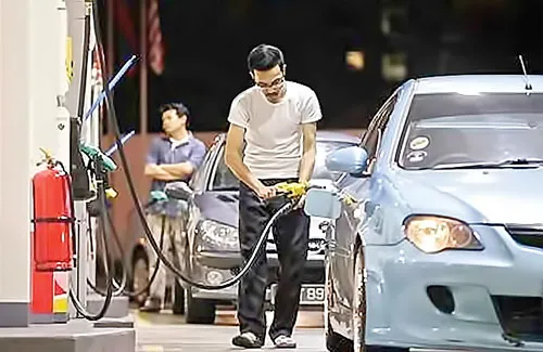 Một trạm xăng ở Malaysia.