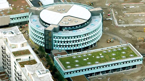 Làng Thế vận hội 2012 được bàn giao cho ban tổ chức đúng 6 tháng trước ngày khai mạc.