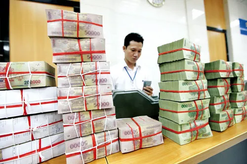 Nhiều NH sử dụng công ty "sân sau" để bơm vốn vào lĩnh vực BĐS với lãi suất khủng (ảnh chỉ mang tính minh họa). Ảnh: LÃ ANH Nhiều NH sử dụng công ty "sân sau" để bơm vốn vào lĩnh vực BĐS với lãi suất khủng (ảnh chỉ mang tính minh họa). Ảnh: LÃ ANH