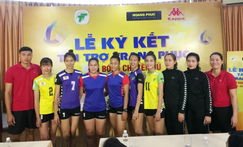 Đội bóng chuyền nữ TPHCM được nhãn hàng Kappa tài trợ trang phục tập luyện và thi đấu ở mùa bóng 2018. Ảnh: PHÚC NGUYỄN