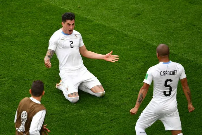 Thần tài Jose Gimenez giải vây bế tắc ảnh 4