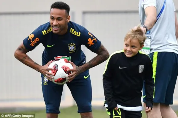 8 đội tuyển chạy đua trên sân tập trước vòng tứ kết ảnh 4