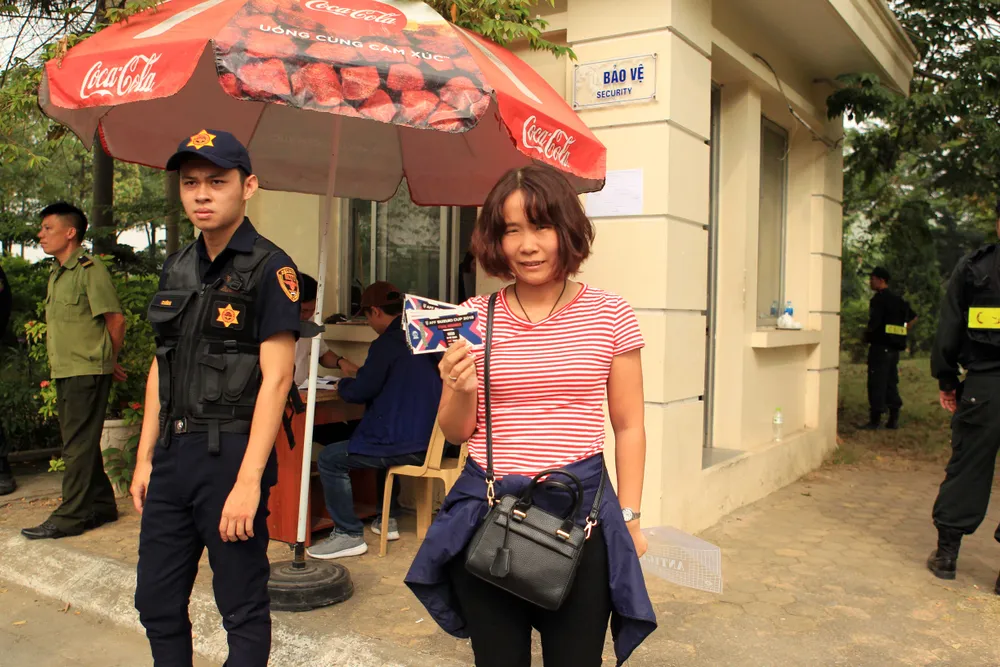 AFF Cup 2018: Người hâm mộ hào hứng nhận vé mua online trận Việt Nam-Philippines ảnh 4