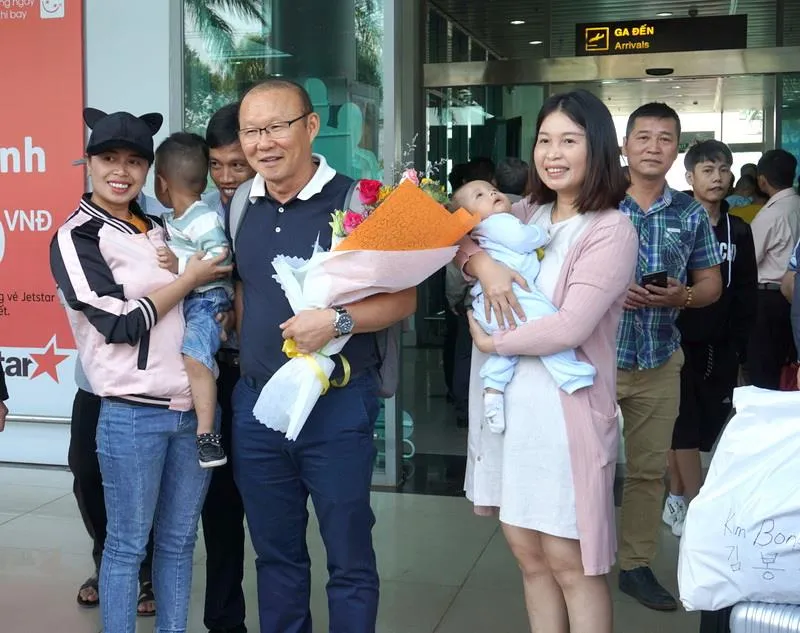 HLV Park Hang-seo vi hành ở phố núi ảnh 2