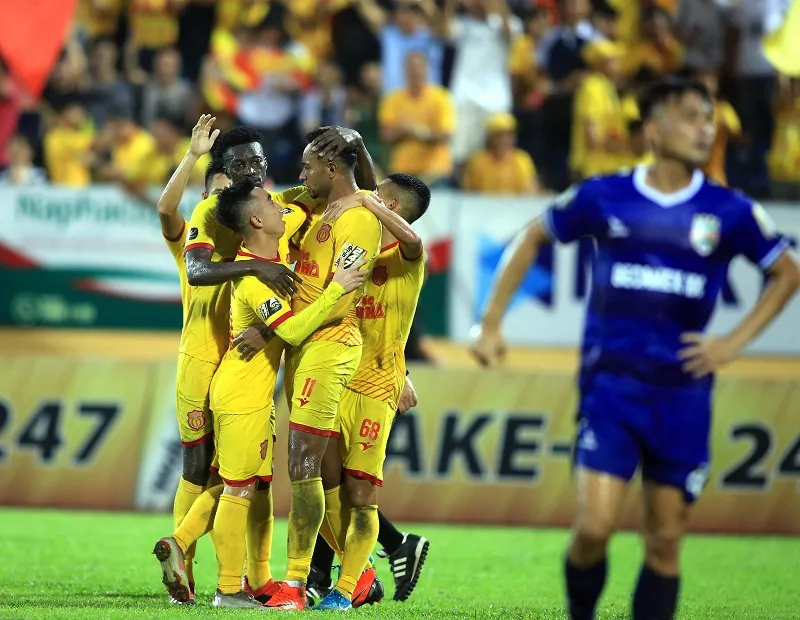 Thắng Bình Dương 1-0, Nam Định thoát khỏi nhóm cuối bảng ảnh 1