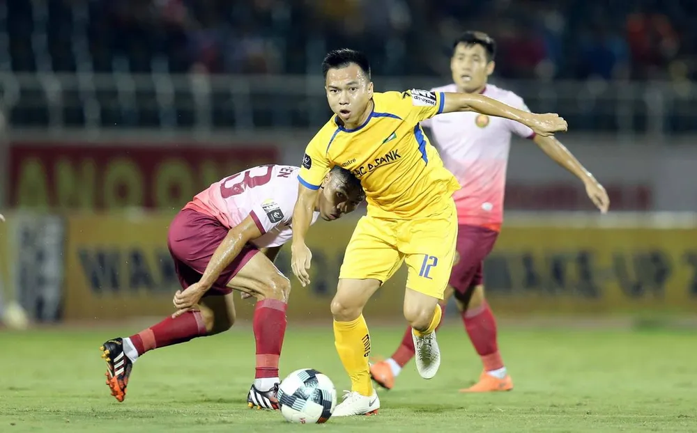 SLNA và Sài Gòn chia điểm trong trận cầu có 4 bàn thắng ảnh 1