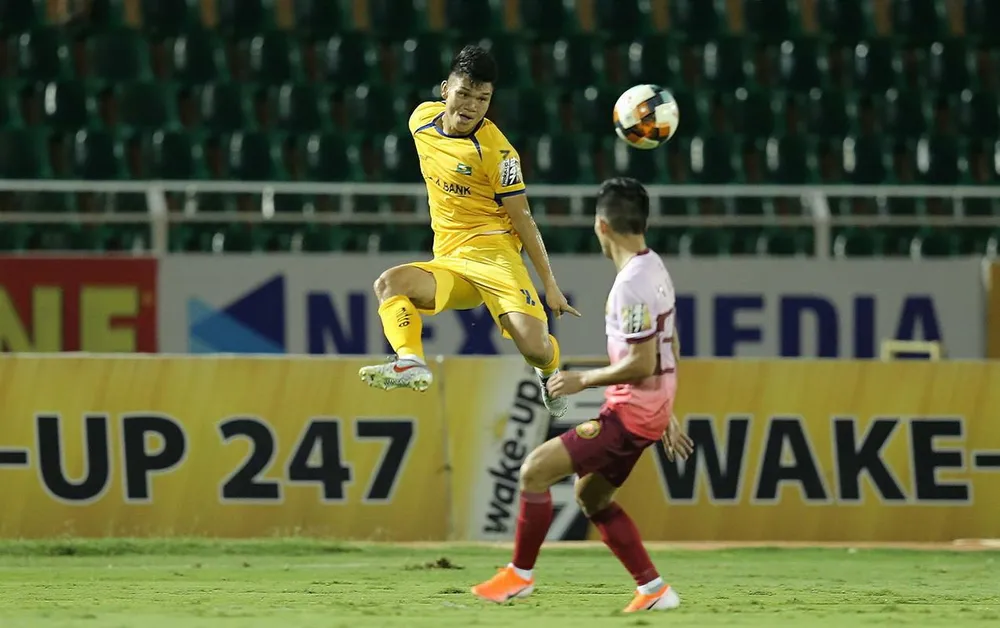 SLNA và Sài Gòn chia điểm trong trận cầu có 4 bàn thắng ảnh 2
