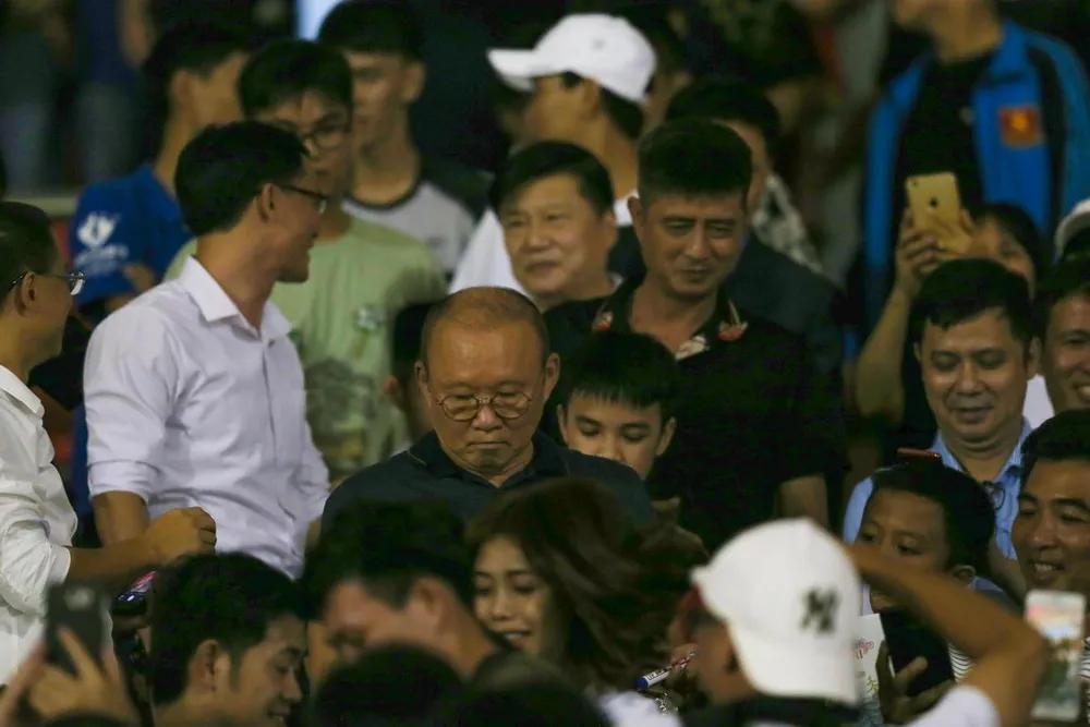 Những hình ảnh từ trận “đại chiến” vòng 18 V-League 2019 ảnh 4 Những hình ảnh từ trận “đại chiến” vòng 18 V-League 2019 ảnh 4