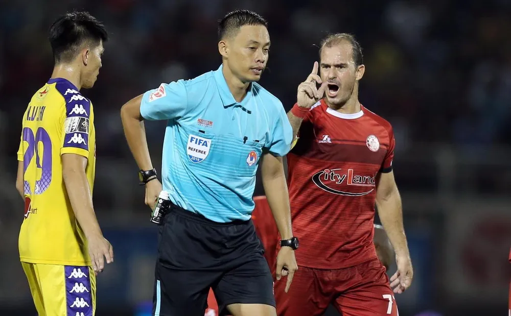 Những hình ảnh từ trận “đại chiến” vòng 18 V-League 2019 ảnh 6 Những hình ảnh từ trận “đại chiến” vòng 18 V-League 2019 ảnh 6