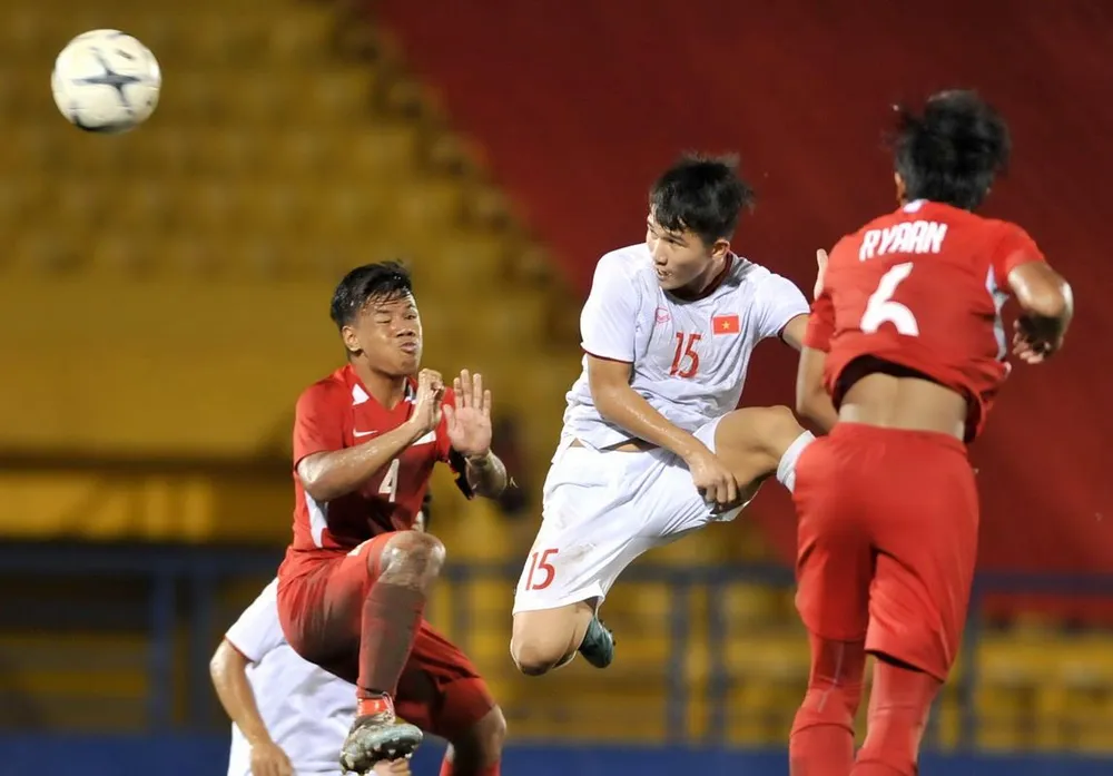 U18 Việt Nam áp sát ngôi đầu bảng ảnh 1