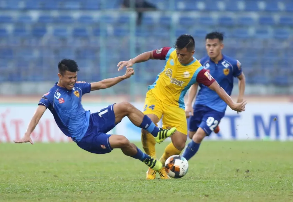 Thua đậm Quảng Nam, Khánh Hòa lún sâu ở đáy bảng xếp hạng ảnh 2