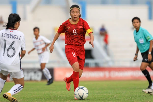 Huỳnh Như, tác giả bàn gỡ hòa 1-1 cho Việt Nam. Ảnh: Đoàn Nhật
