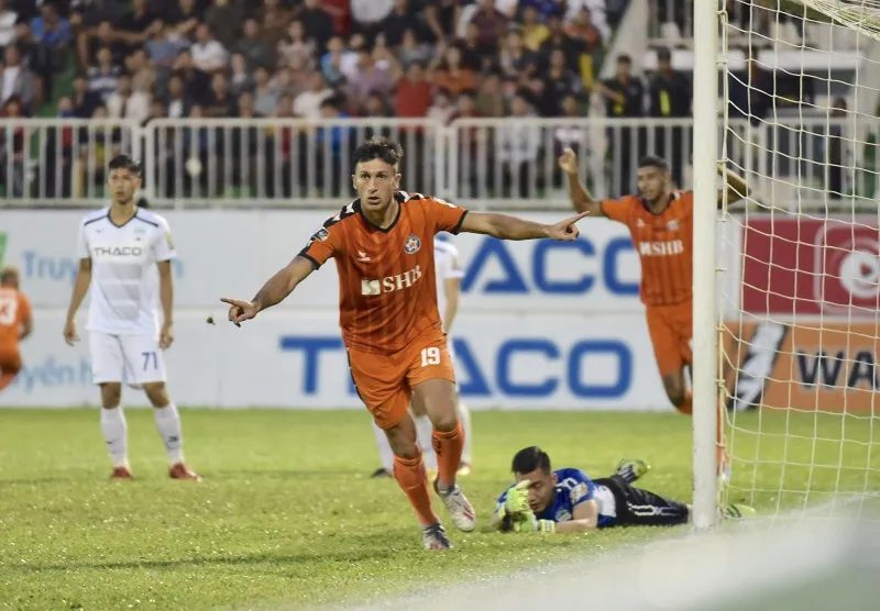 ‘Chấp’ ngoại binh, HA.GL ngược dòng thắng Đà Nẵng ảnh 1